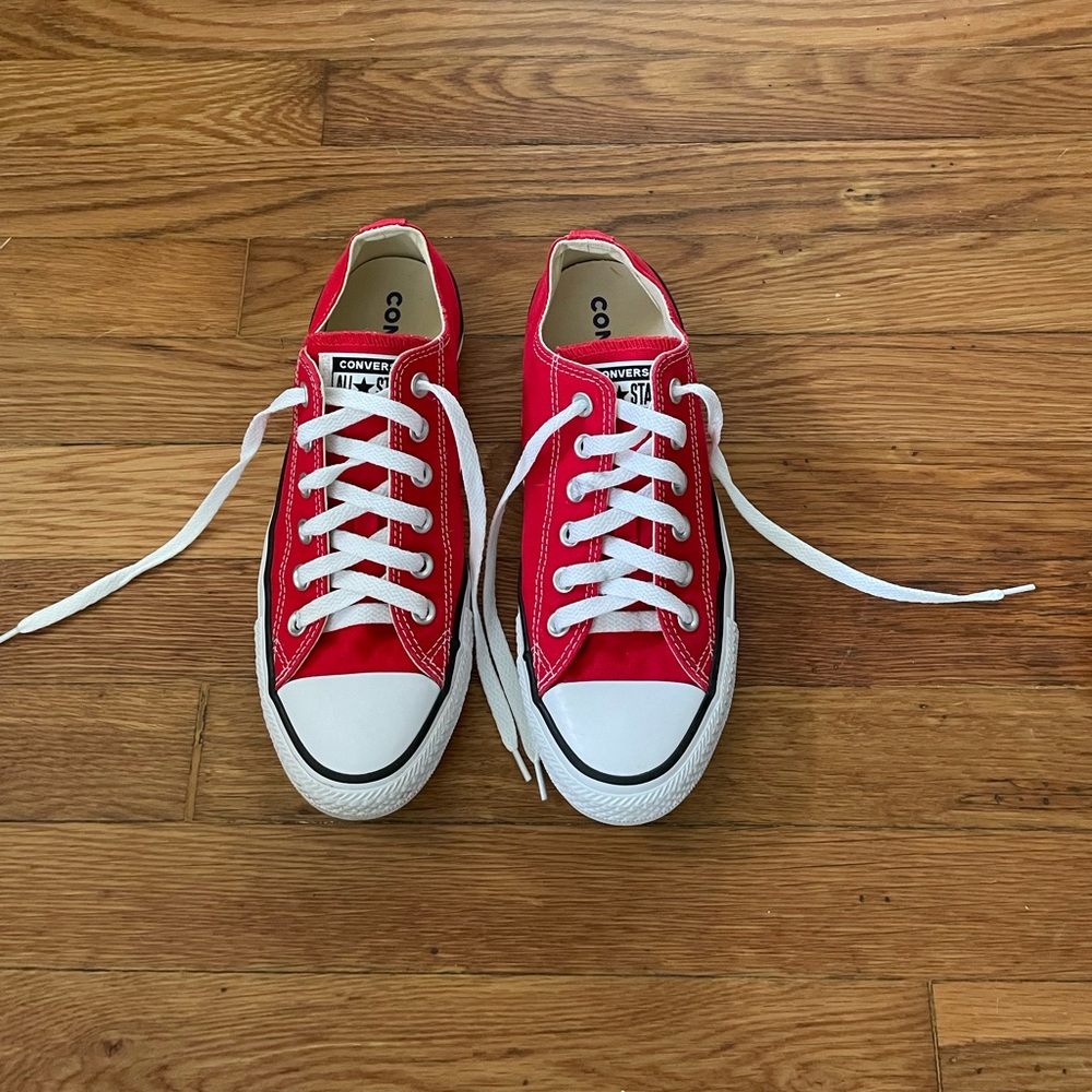 Women’s Chuck Taylor All Star Converse- Red
